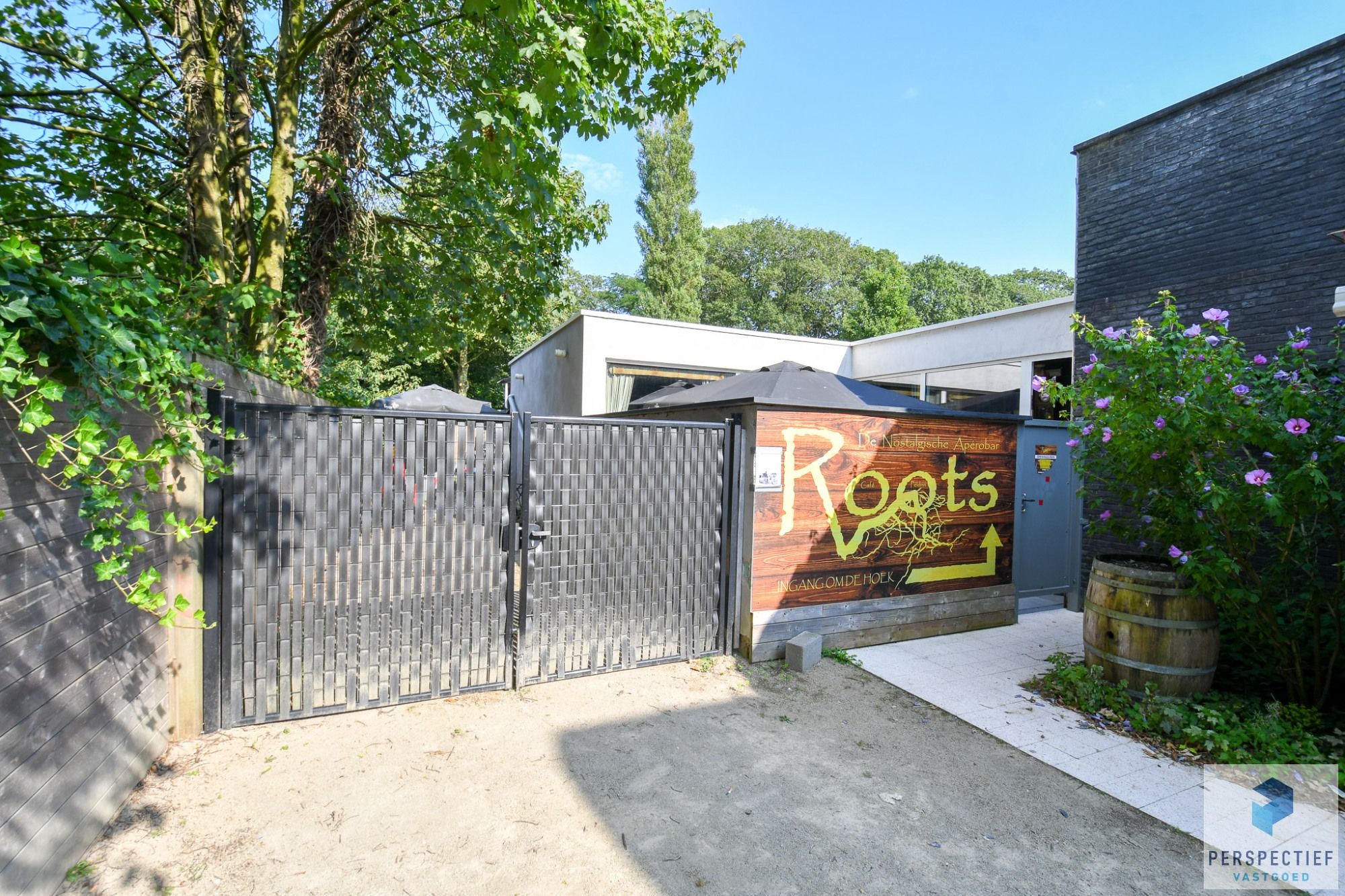 RUIM HANDELSPAND met WOONST op GUNSTIGE ligging - MOGELIJKHEID TOT AANKOOP NAASTLIGGENDE WONING met ZWEMBAD foto 5