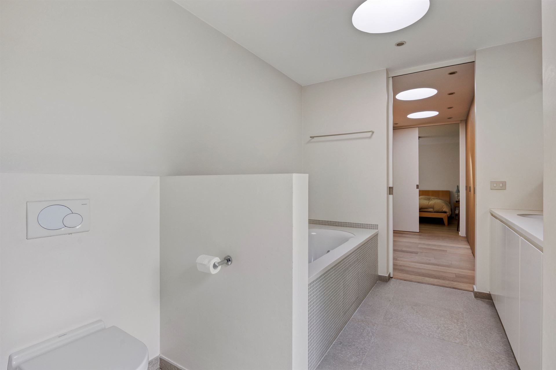 Prachtige moderne villa op ruim perceel foto 23