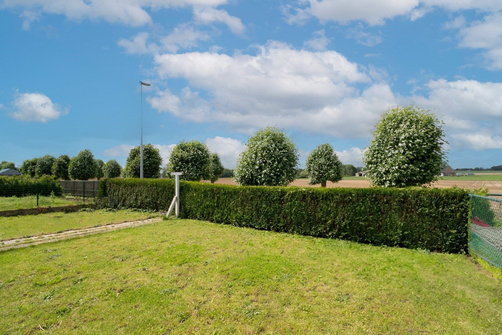 Gelijkvloerse eigendom met landelijk verzicht! foto 12