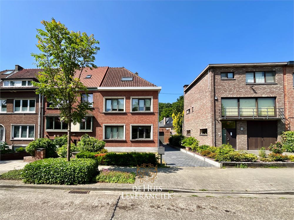 Prachtige, gerenoveerde woning met tuin en garage op toplocatie te koop in Mortsel! foto 31