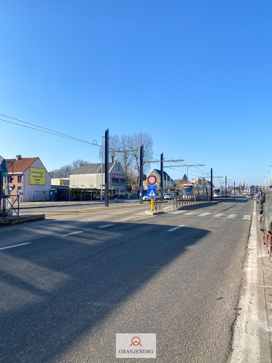 Handelspand met woonst op commercieel strategische ligging te Gent/Melle foto 6