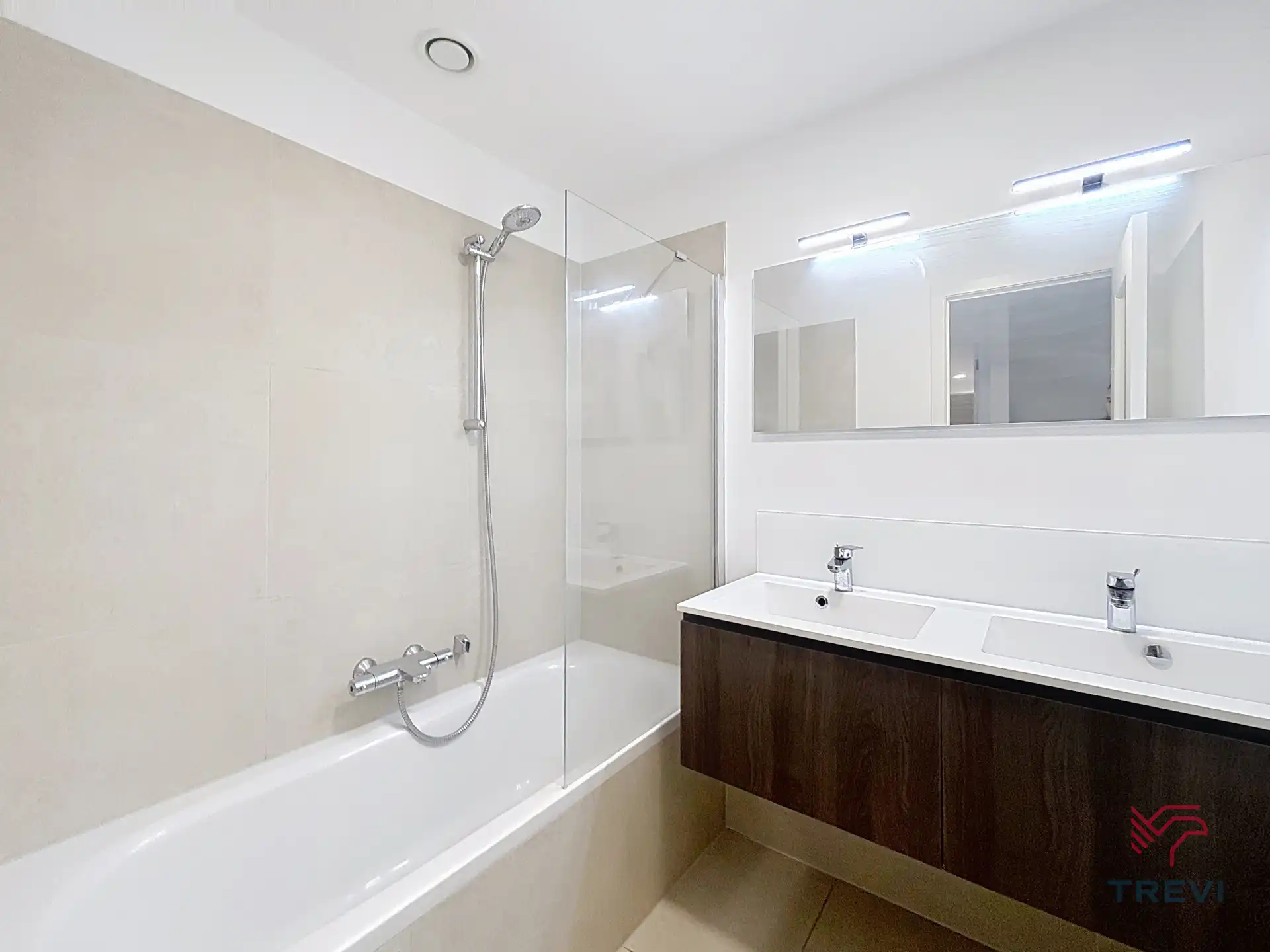 Mooi appartement met 2 slaapkamers in de buurt van Plasky foto 7