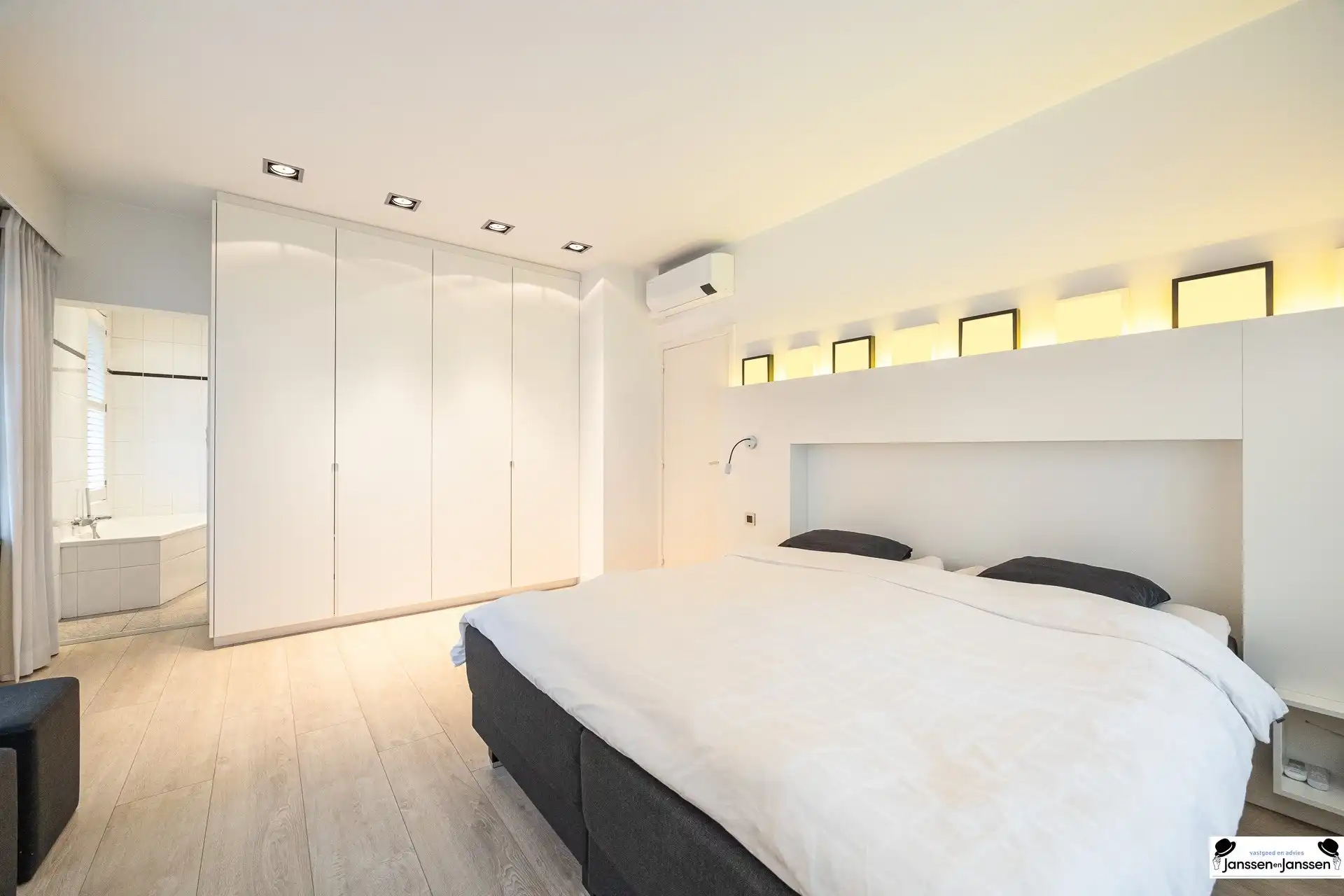 Charmante villa op toplocatie in hartje Ekeren foto 24