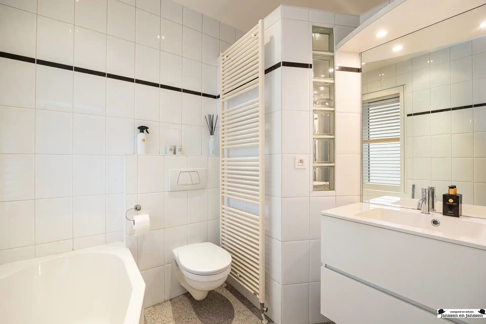 Charmante villa op toplocatie in hartje Ekeren foto 24