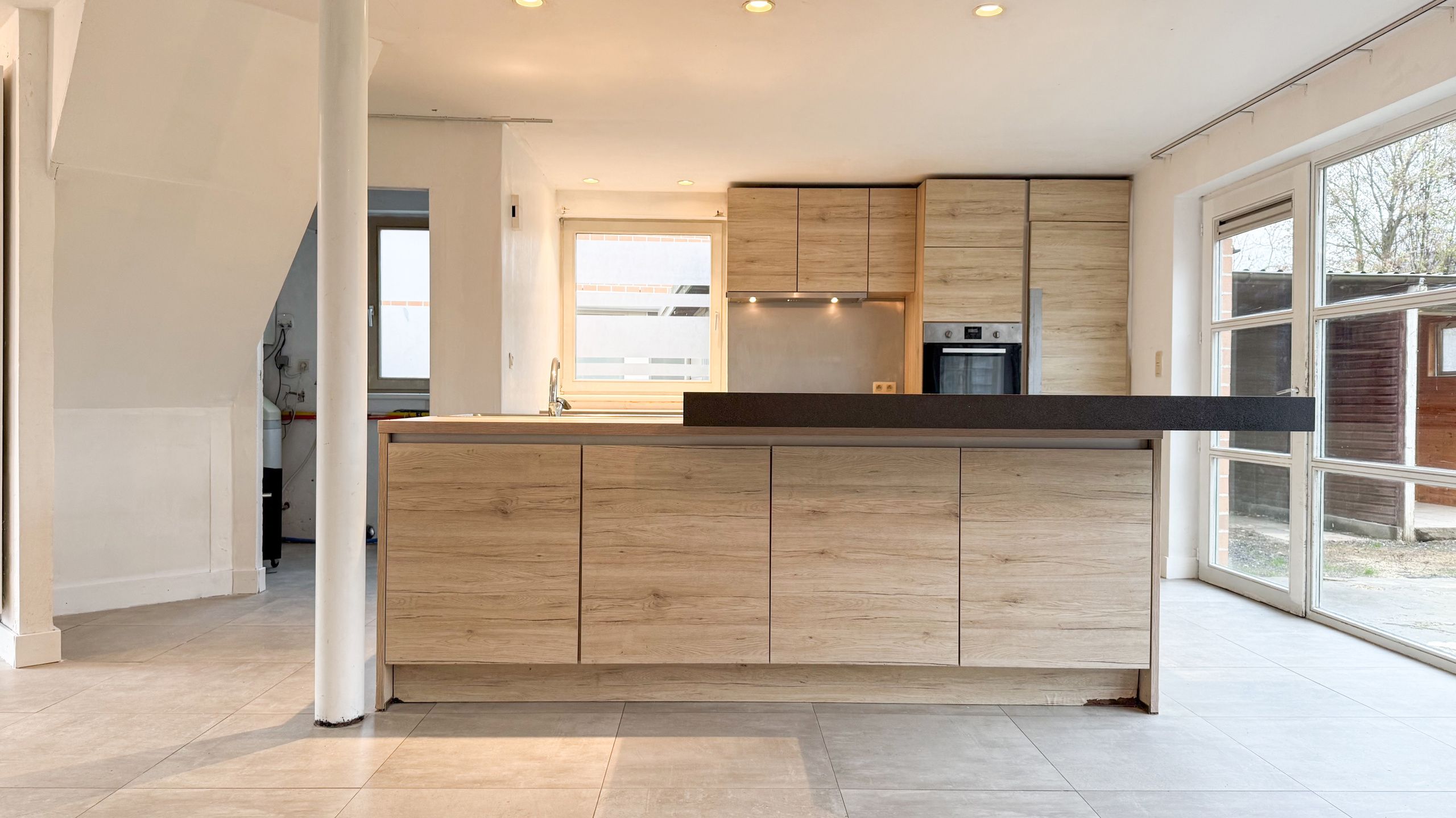 Te renoveren woning met grote tuin in doodlopende straat! foto 16