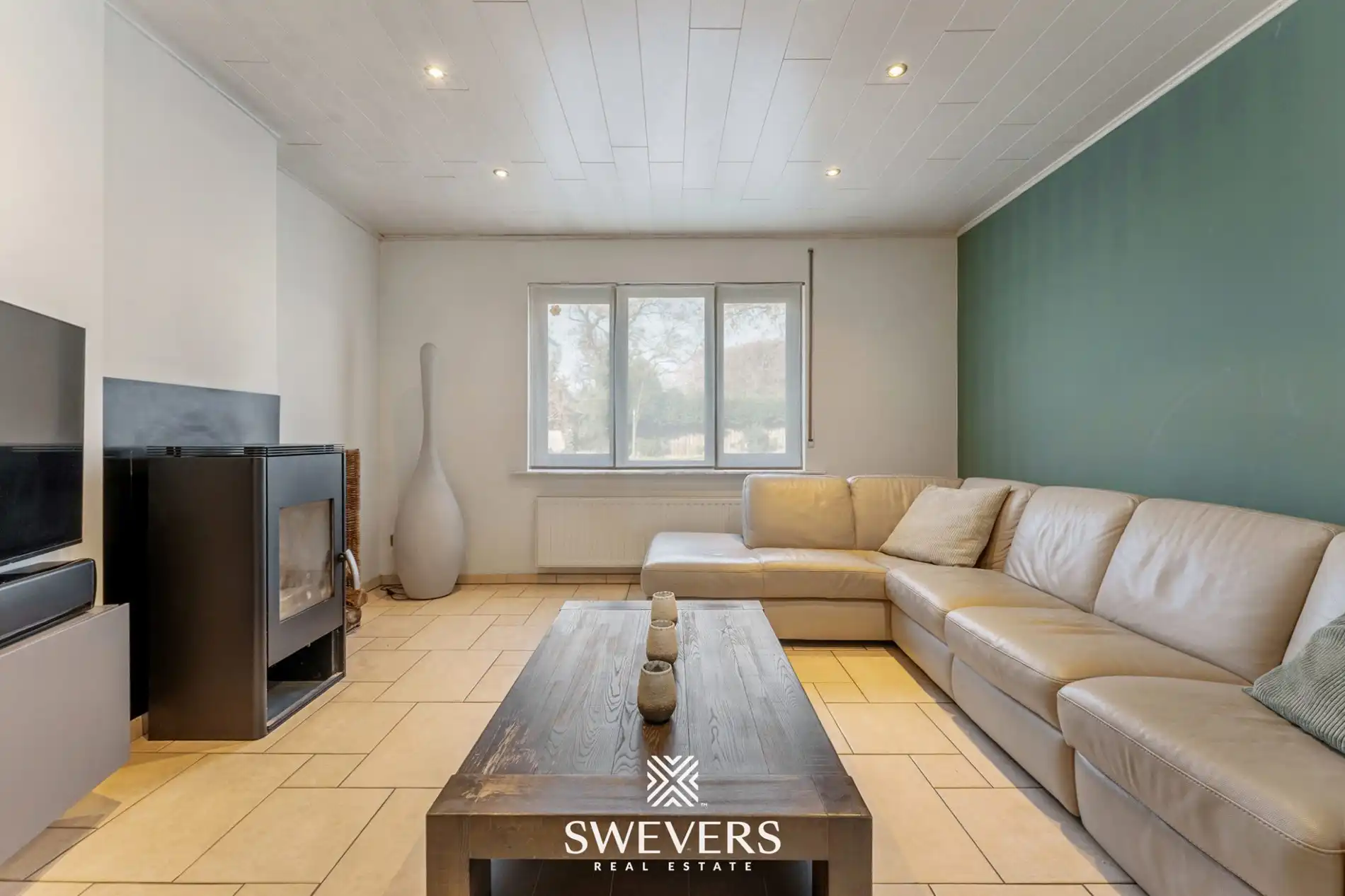 Ruime halfopen woning met zuidoostgerichte tuin en zwembad foto 5