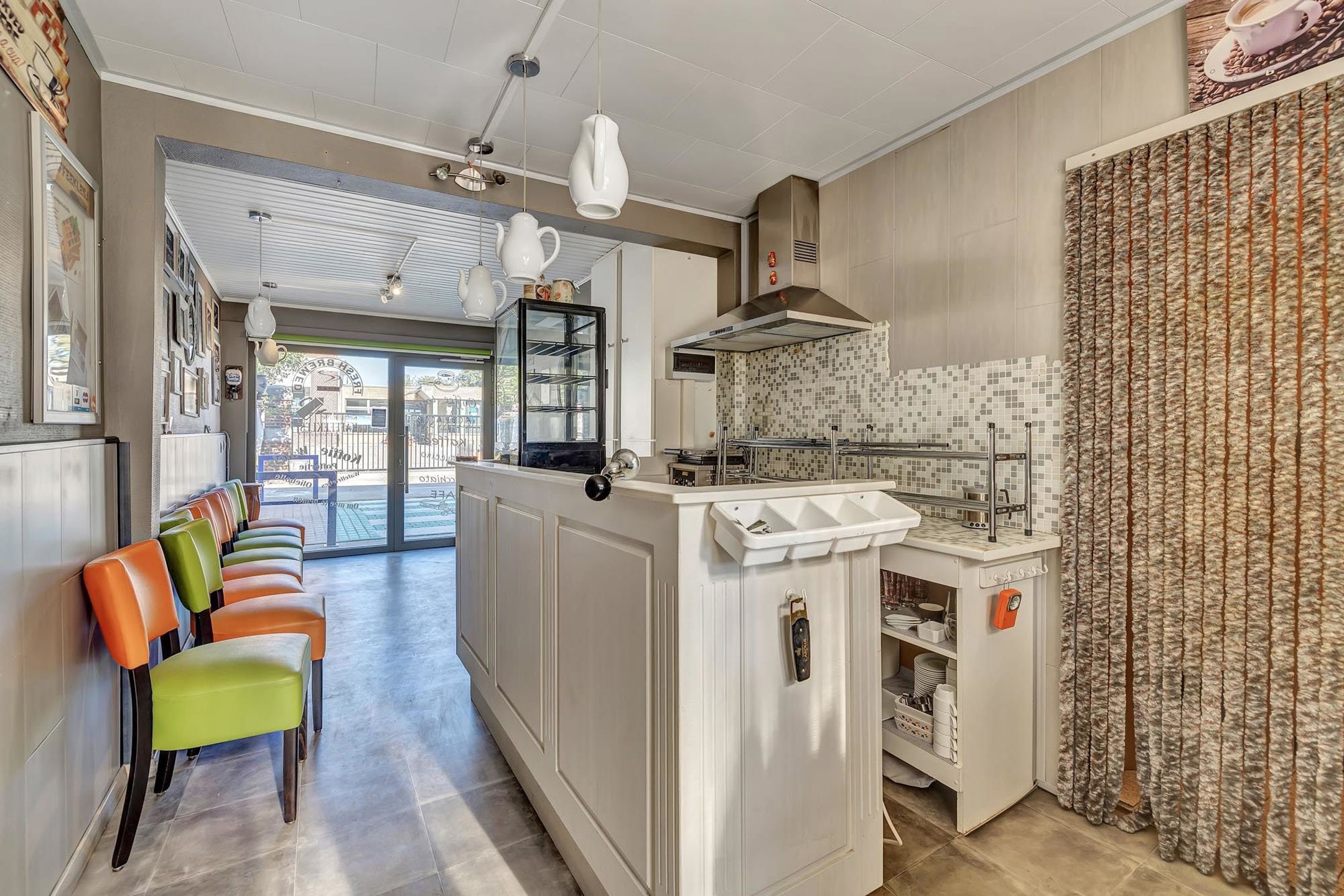 Charmante woning met 3 slpk met garage/(kleine)handelsruimte foto 14