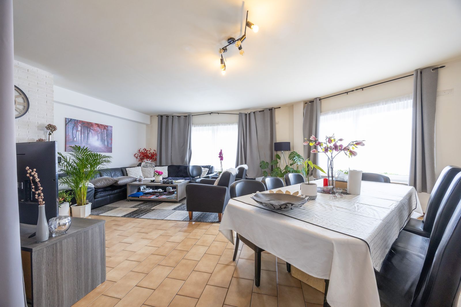 Charmante rijwoning met zonnige binnentuin foto 4