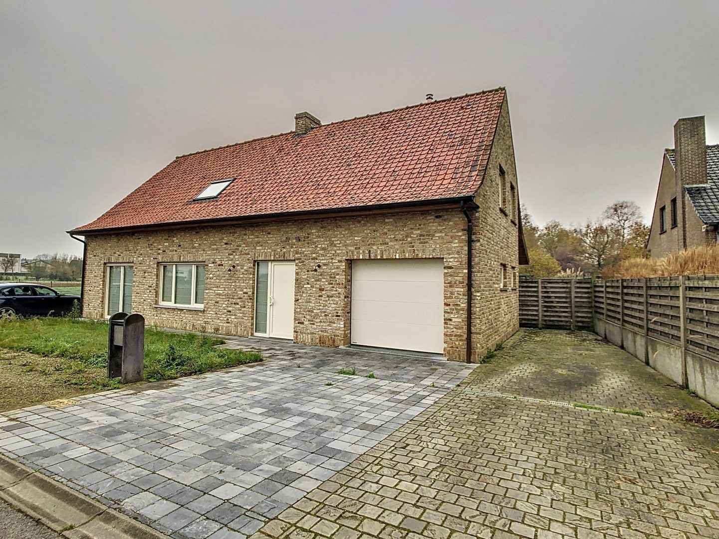 Mooie open bebouwing met tuin, terras, garage en 3 slaapkamers in Zarren  foto {{pictureIndex}}