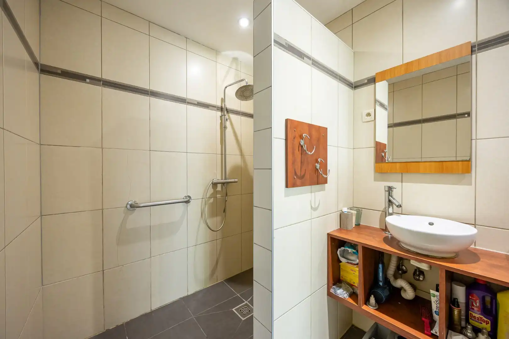 Zeer ruime woning (8 slpk + 8 badkamers) op een perceel van ca. 1.522 m² te Wijnegem/grens Schilde foto 12