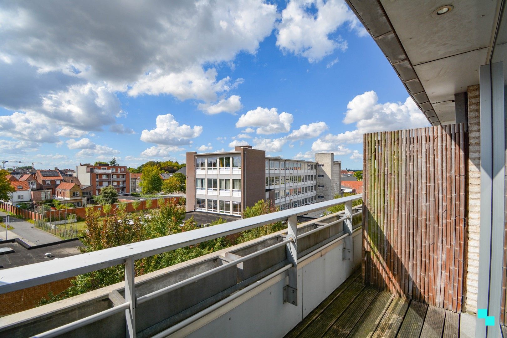 UItzonderlijk ruim appartement aan het water te Roeselare! foto 18