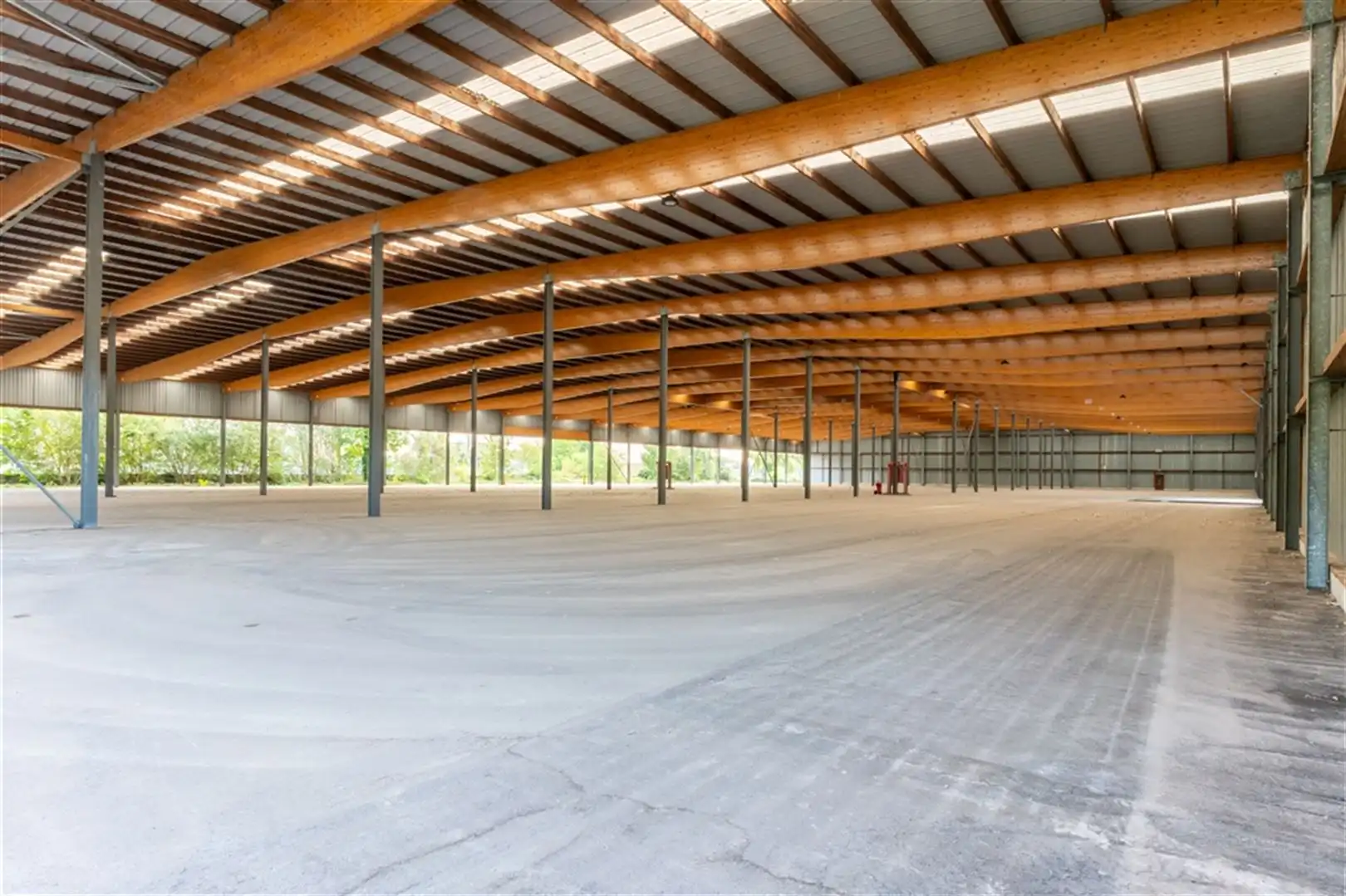 Magazijnen nabij R4 Gent foto 3