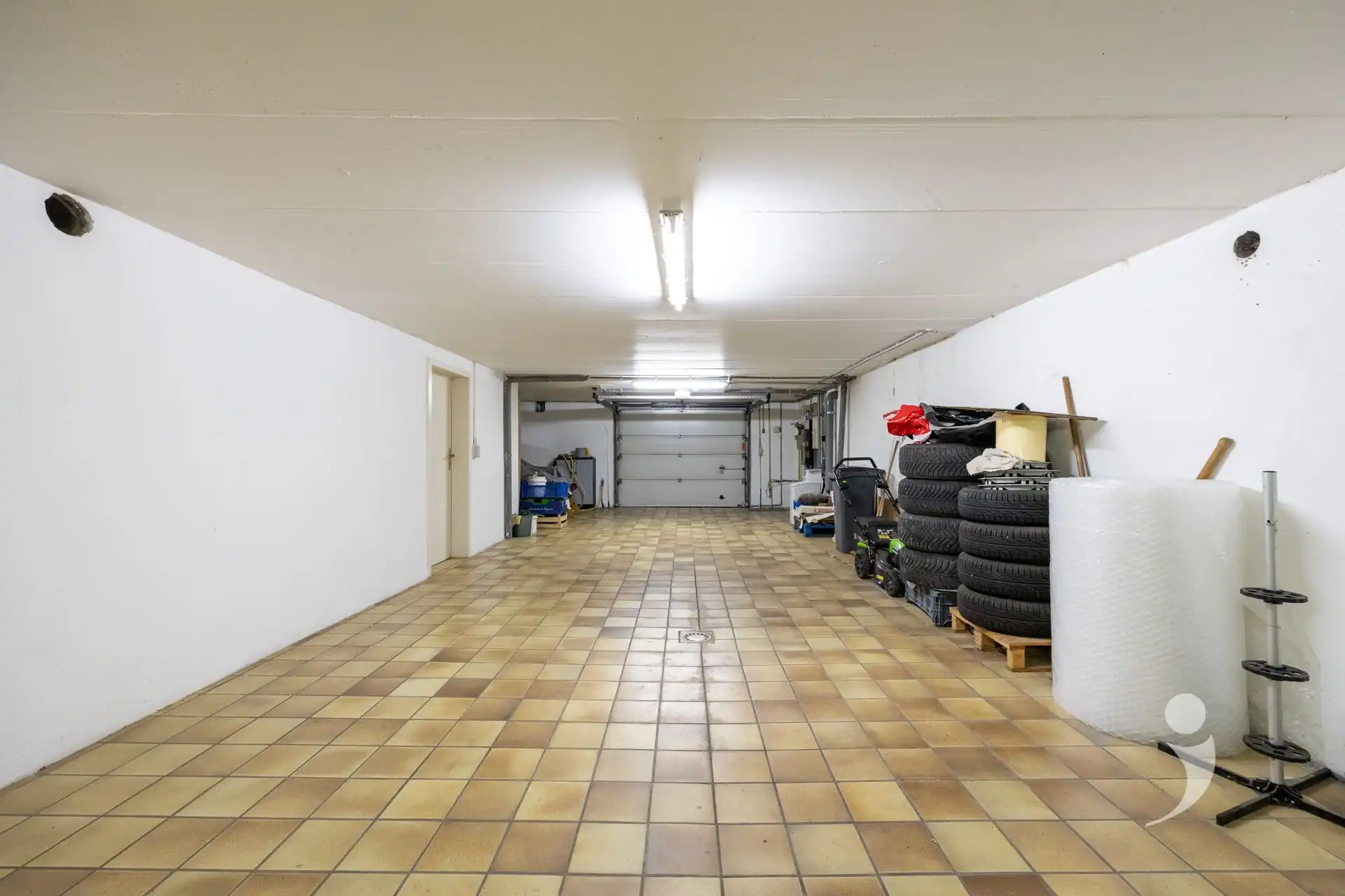 Instapklare en ruime woning met zicht op de velden! foto 22