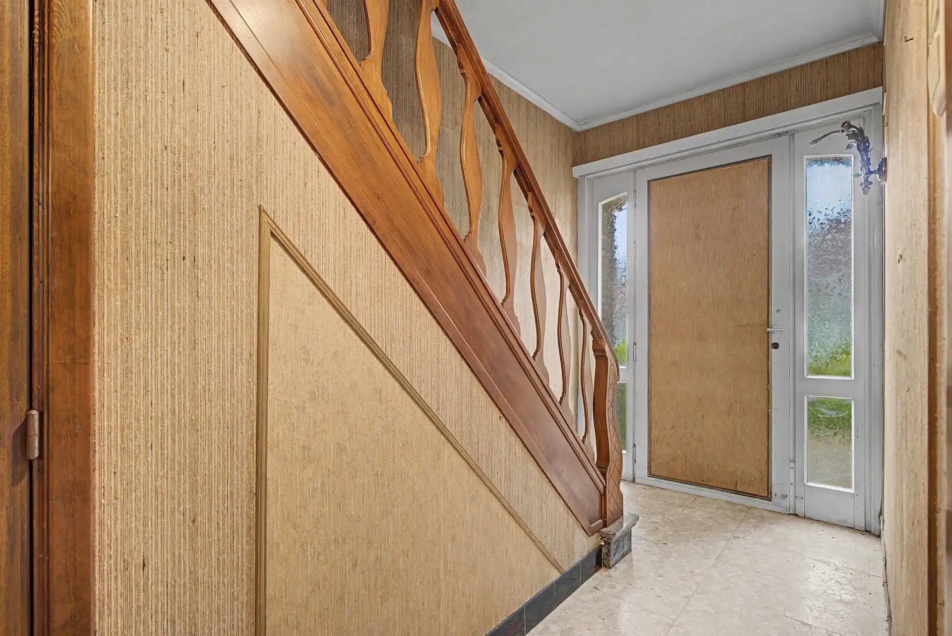 Te renoveren halfopen bebouwing op een perceel van 700m² op rustige ligging te Zele. foto 3