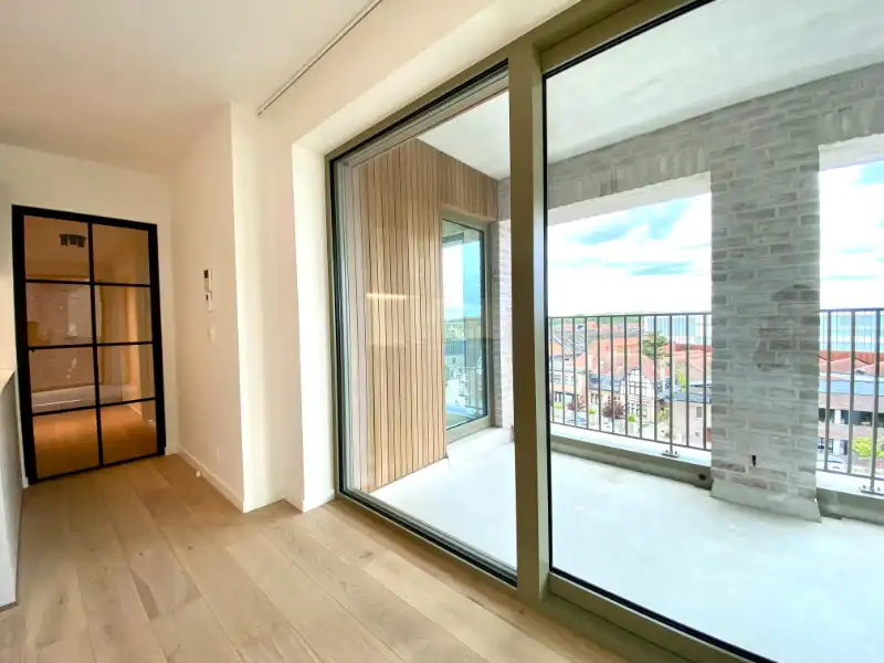 Instapklaar recent appartement met 2 slaapkamers foto 11