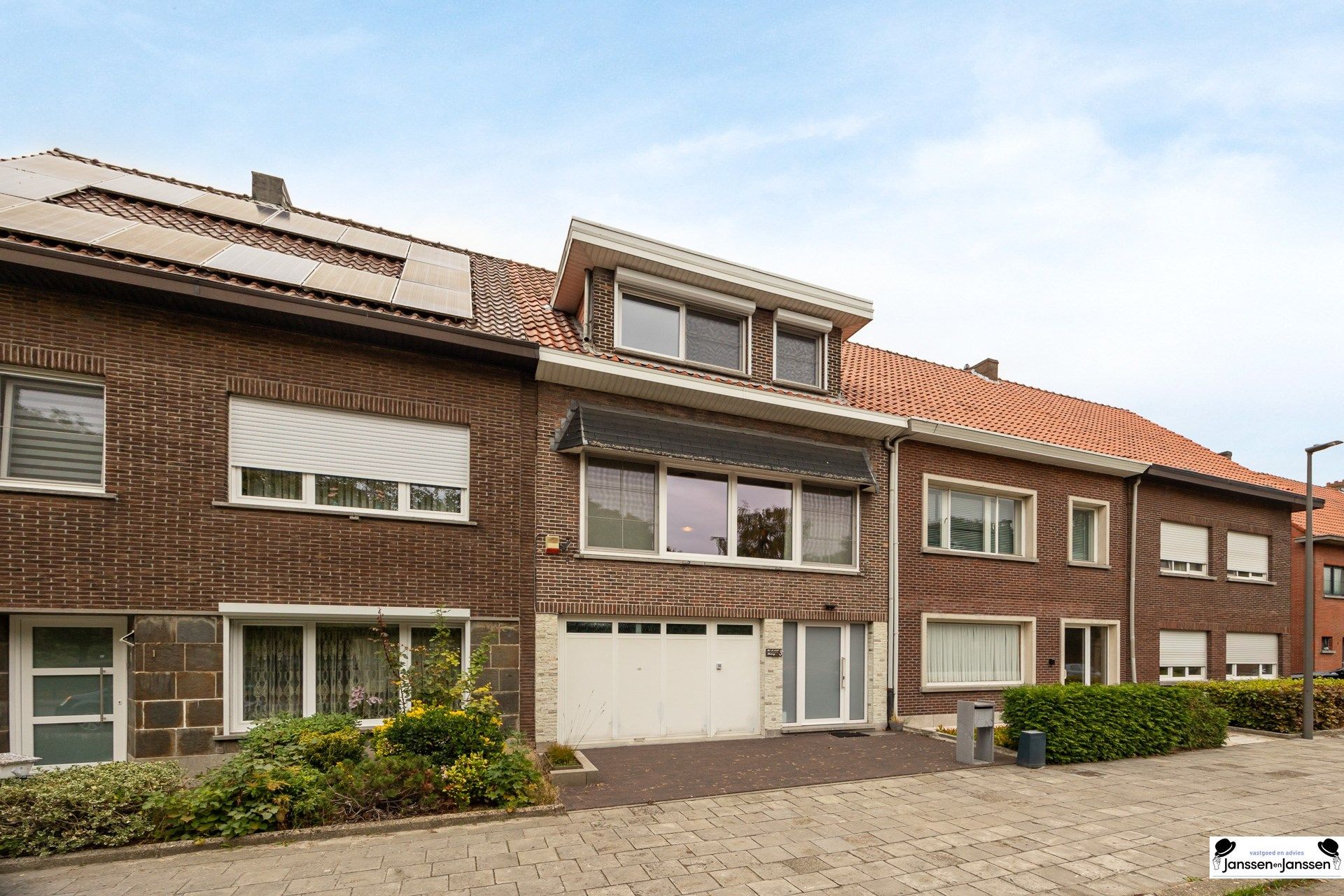 Prachtig gerenoveerde woning met 3 slaapkamers en uitzicht op groen foto 24
