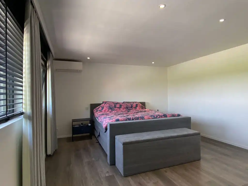 Ruime moderne woning met 4 slaapkamers, bureauruimte, dakterras en drie parkeerplaatsen in Pittem foto 14