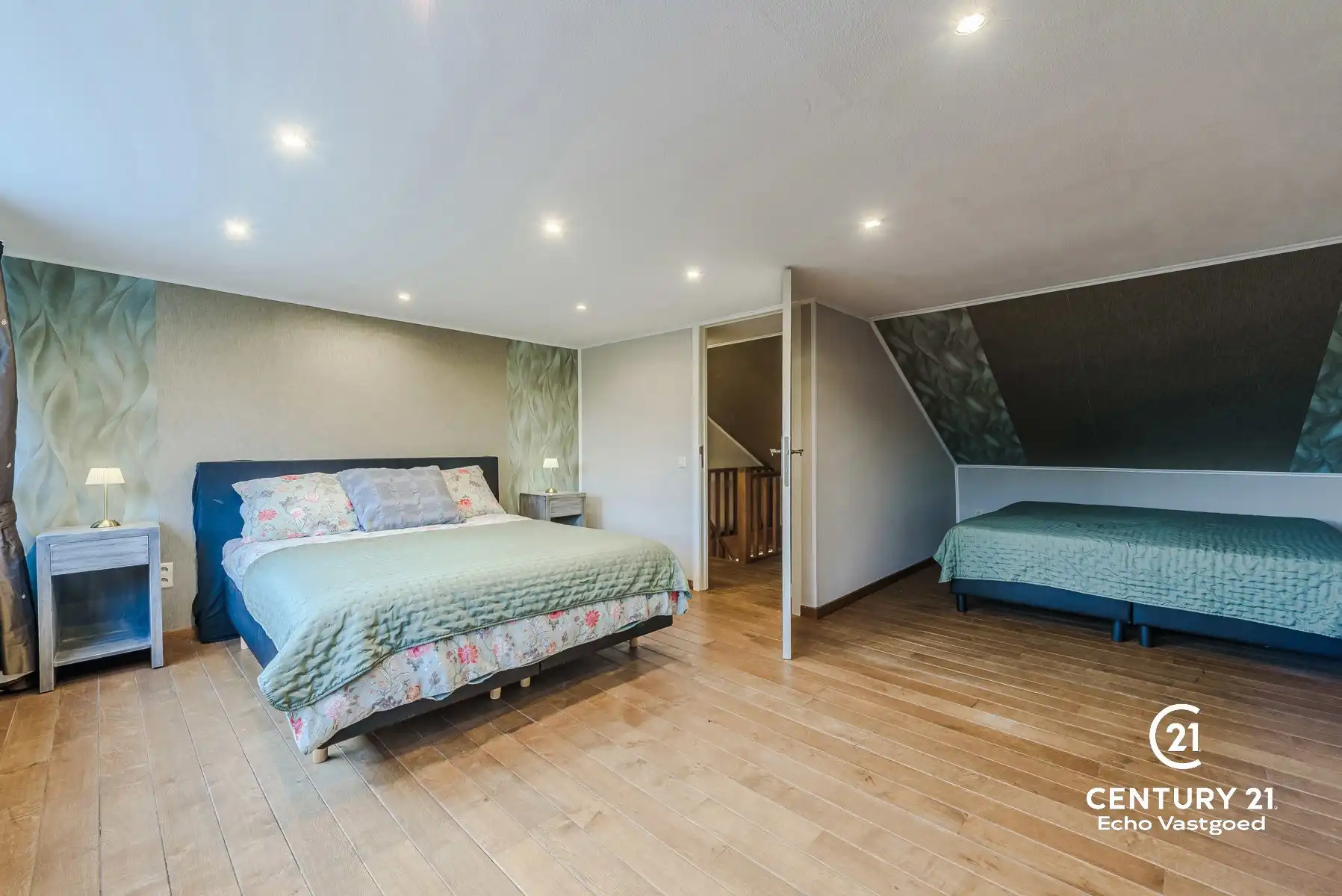 Gerenoveerde vrijstaande villa met verwarmd zwembad foto 12
