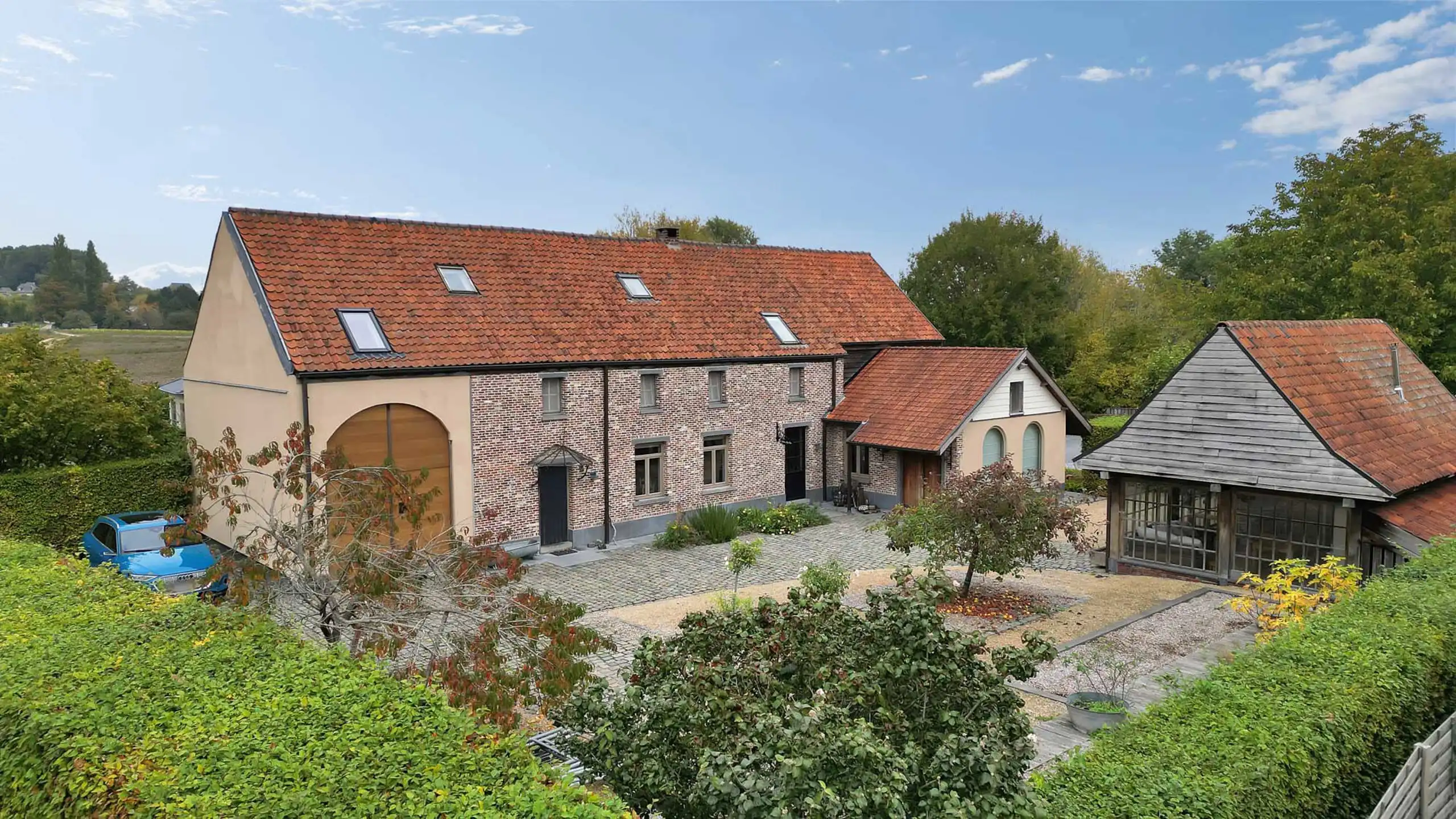 Unieke landelijke woning met zwembad te huur foto {{pictureIndex}}