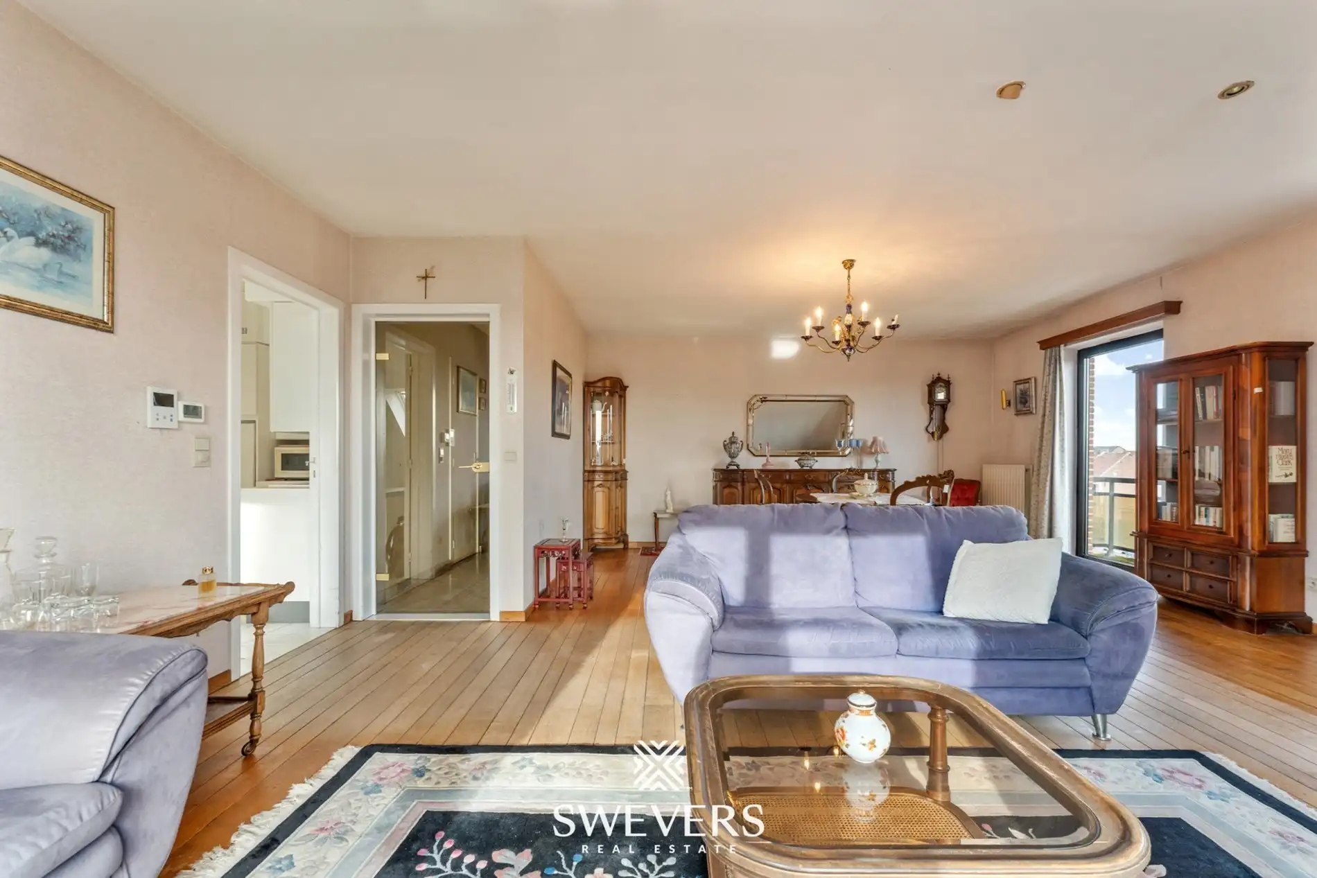 Ruim appartement met 3 slpk en veel lichtinval in Borgloon foto {{pictureIndex}}