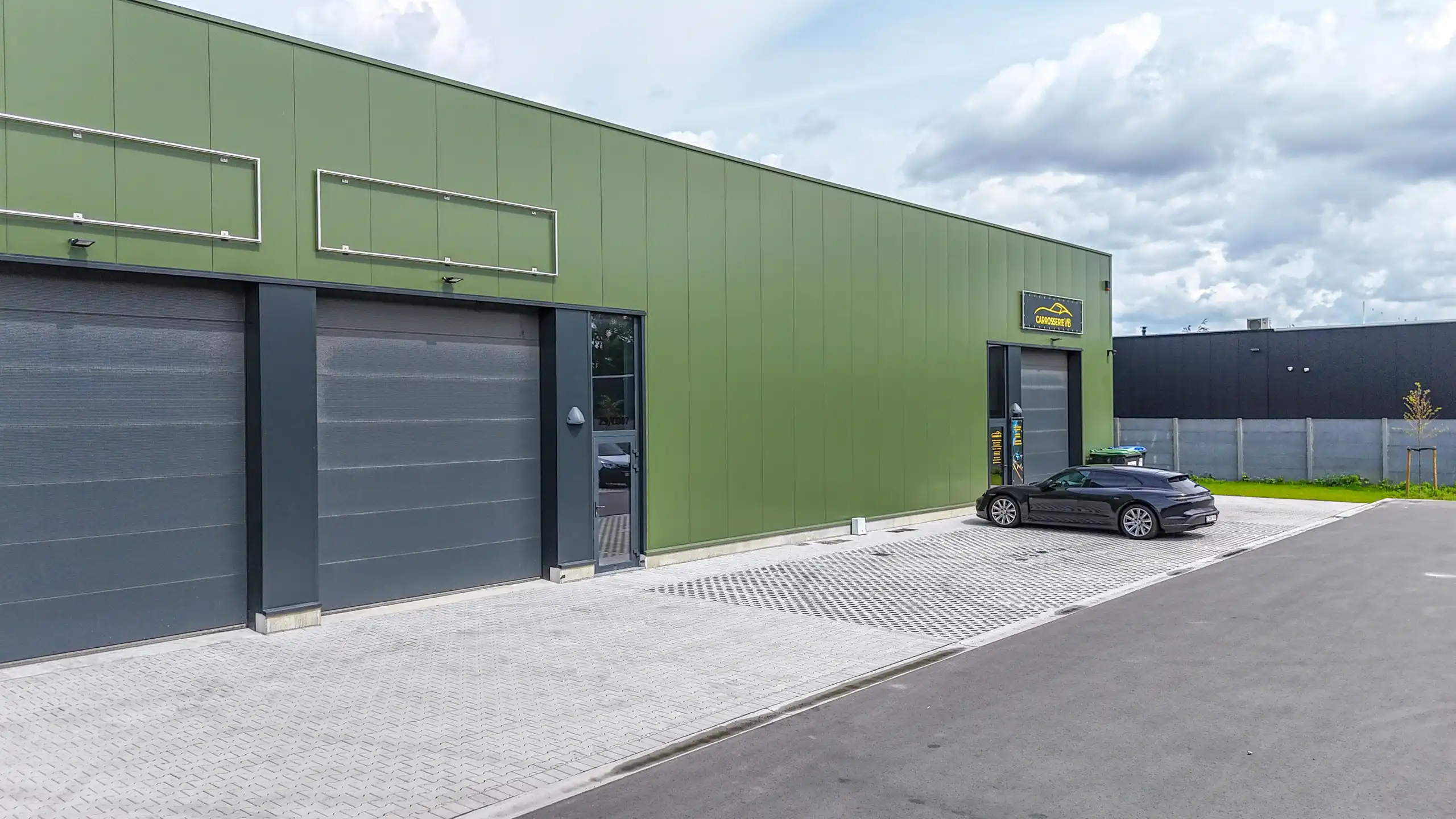 Nieuwbouw KMO-unit van 216 m² op topligging in Beringen! foto 15