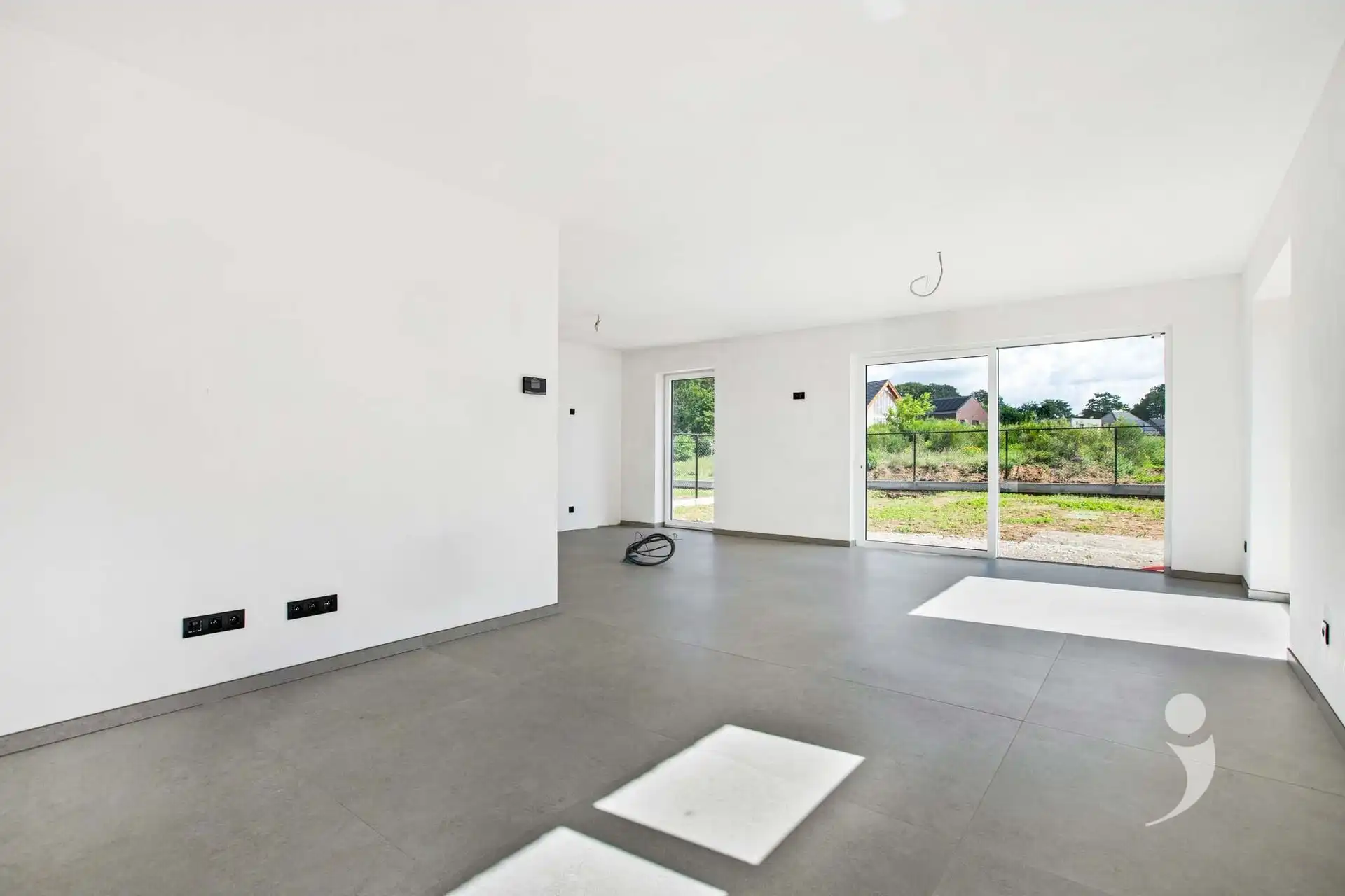 Knappe nieuwbouw woning op een rustige locatie!  foto 5