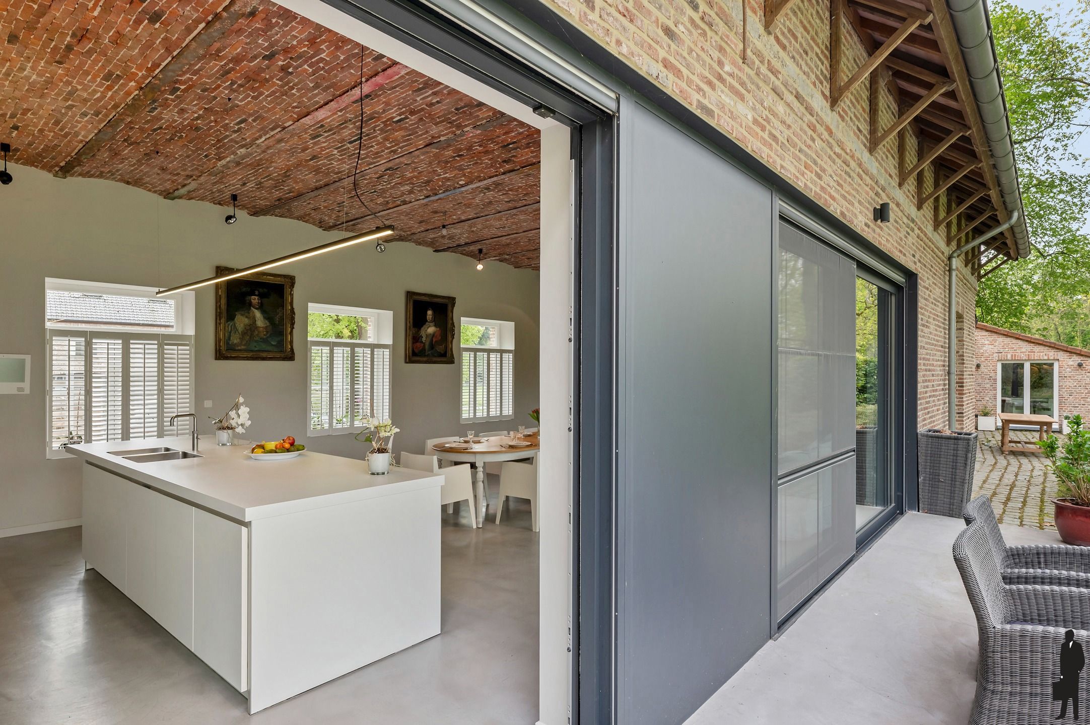 Uitzonderlijk kasteelhoeve in het park van Kasteel Wissekerke. foto 31