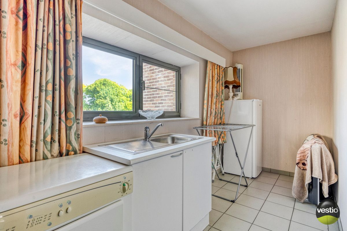 HANDELSHUIS IN CENTRUM VAN BILZEN. foto 24