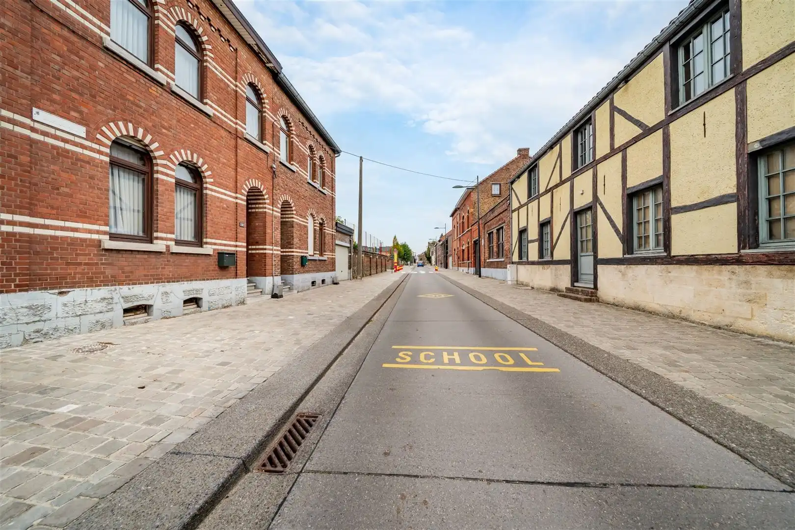 Handelscomplex met appartement in centrum Landen foto 29