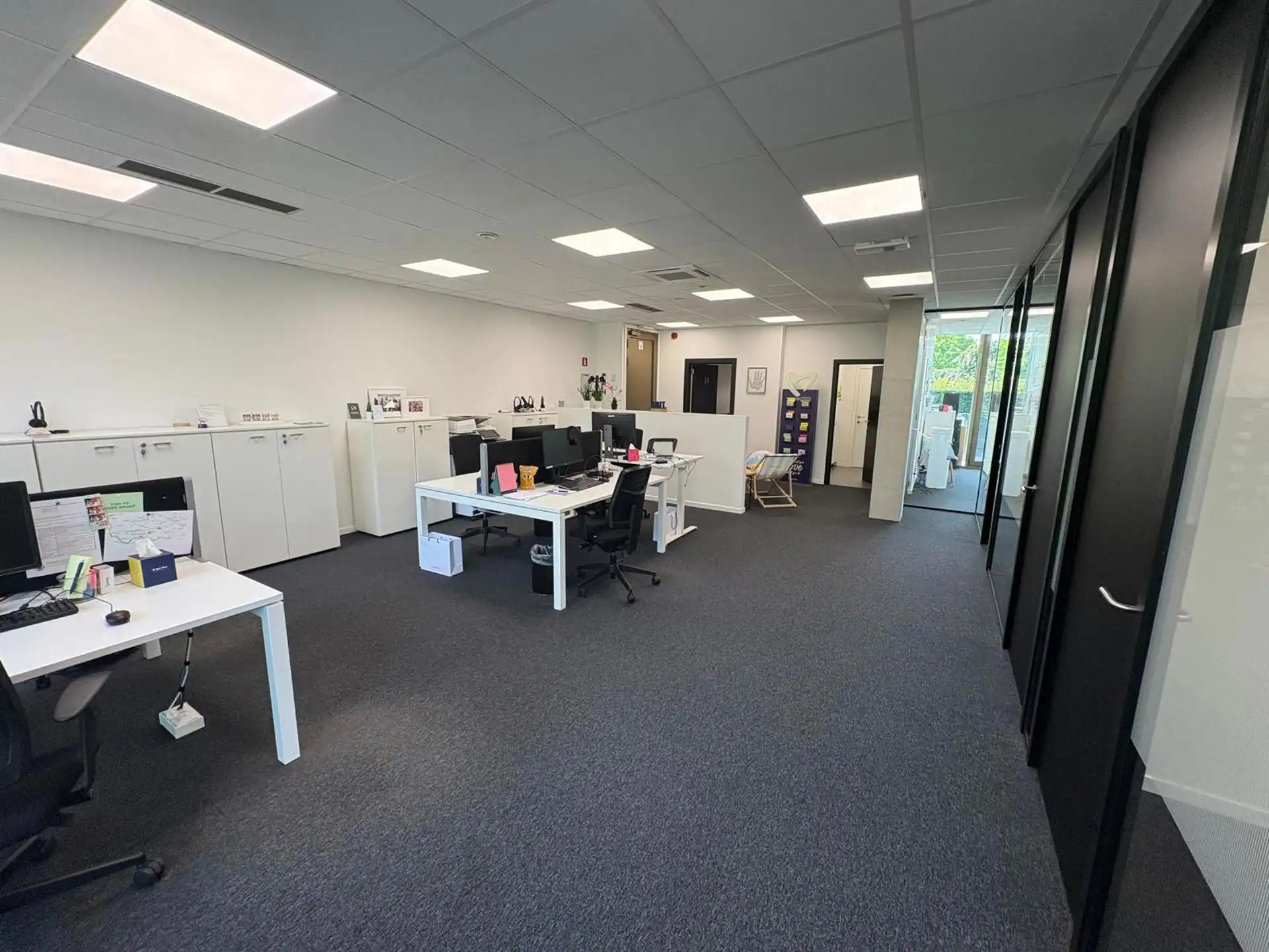 Moderne kantoorruimte van 175 m² met 6 parkeerplaatsen. foto 4