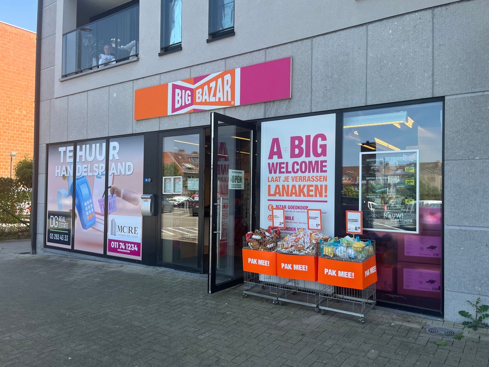 Handelsgelijkvloers te huur – Centrum Lanaken foto 4