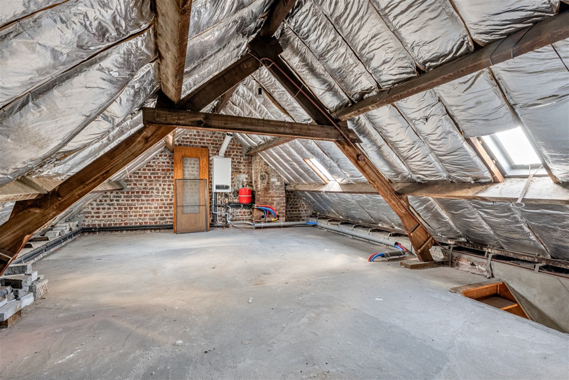 Te renoveren woning met veel potentieel te Hekelgem foto 12