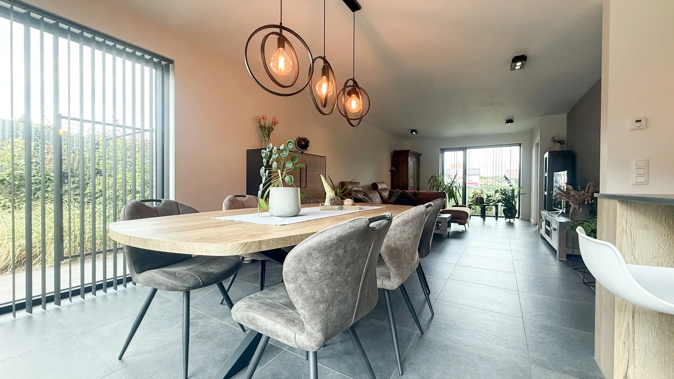 Moderne halfopen woning met 3 slpks en tuin! foto 13