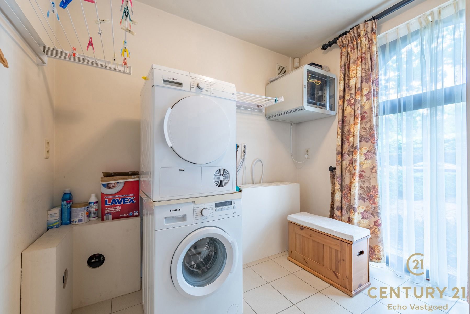 Riante villa met 5 slaapkamers, 4 badkamers en binnenzwembad foto 8