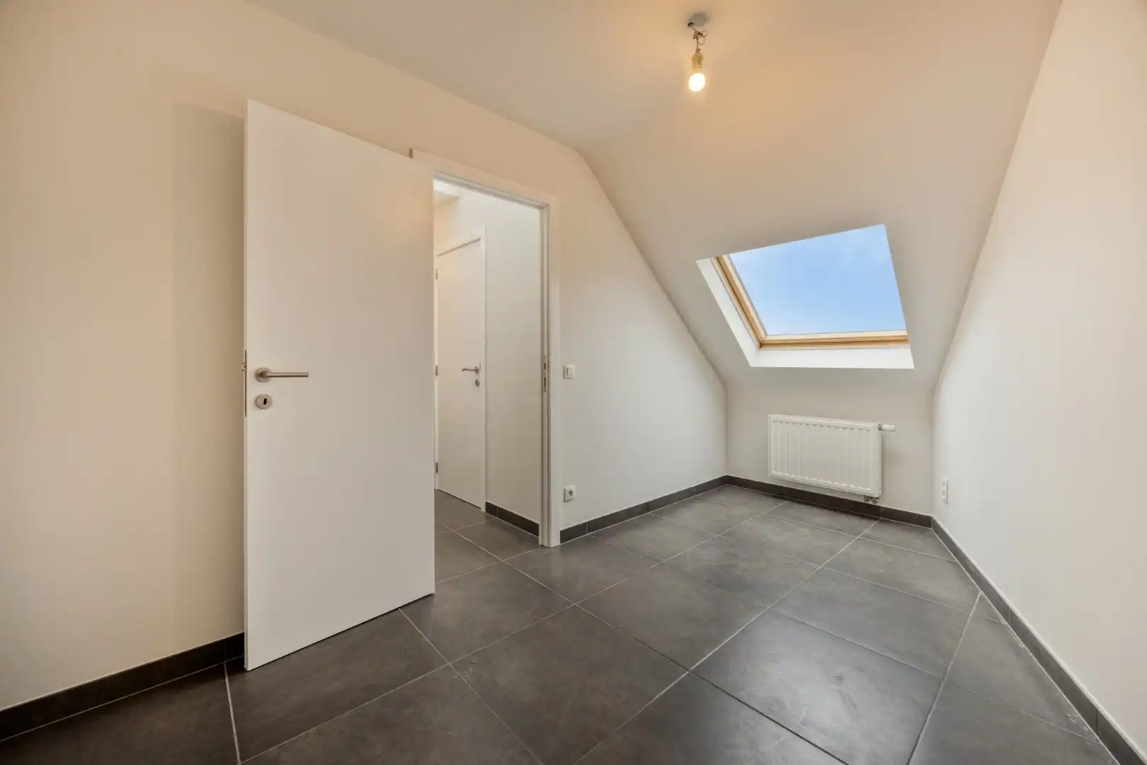 Instapklaar duplex app. met 2 slpk te centrum Halle foto 8