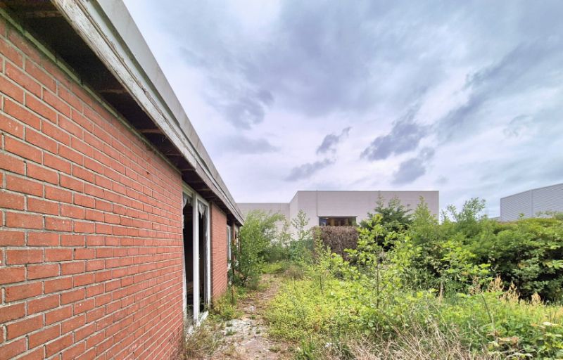 Roeselare-Brugsesteenweg. BOUWGROND + VERGUNDE PLANNEN voor  het bouwen van LOODS 486m2 & LOFT.  Unieke ontwikkelingszone op uitstekende ligging.  Perceel / tuin inclusief +/- 1080 m2. foto 8