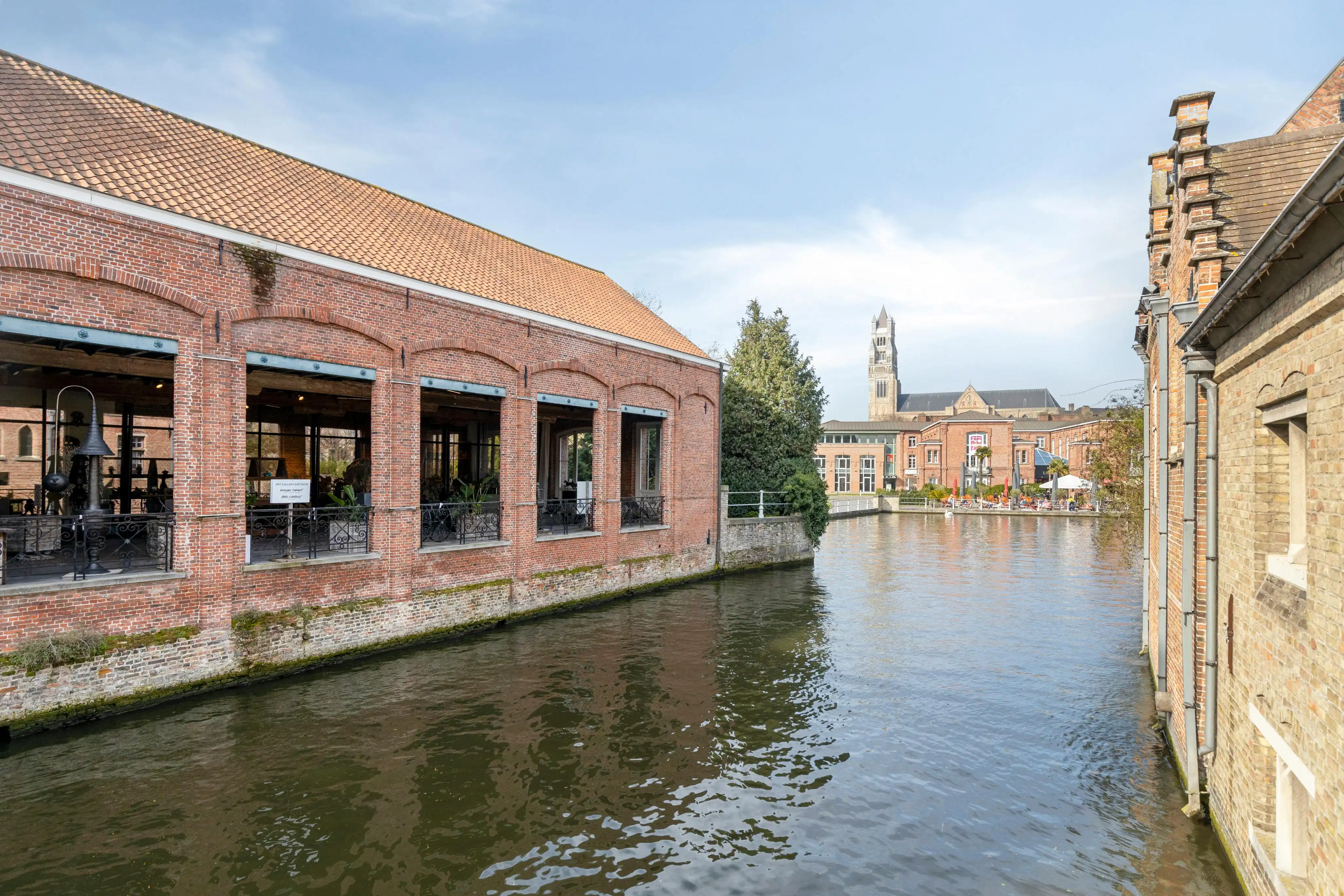 Te renoveren huis met inpandige garage (5) in hartje Brugge foto 12
