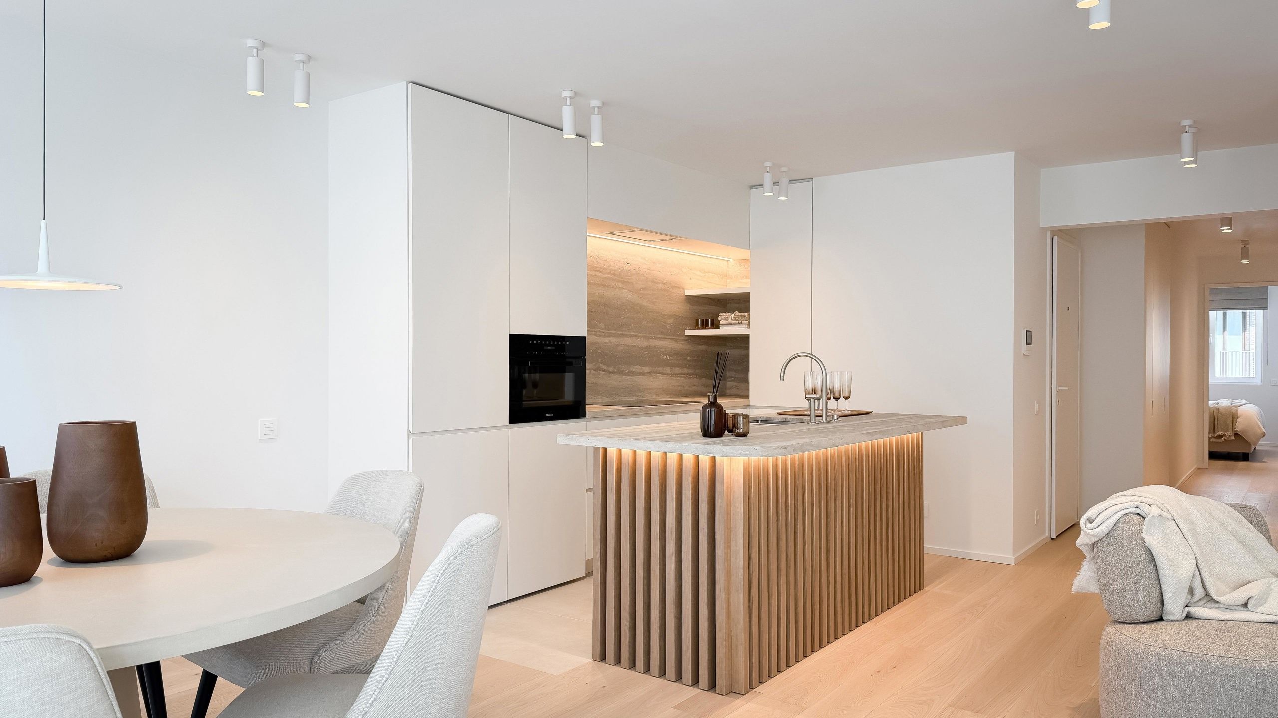 Volledig gerenoveerd appartement / Gemeubileerd / met garage foto 12