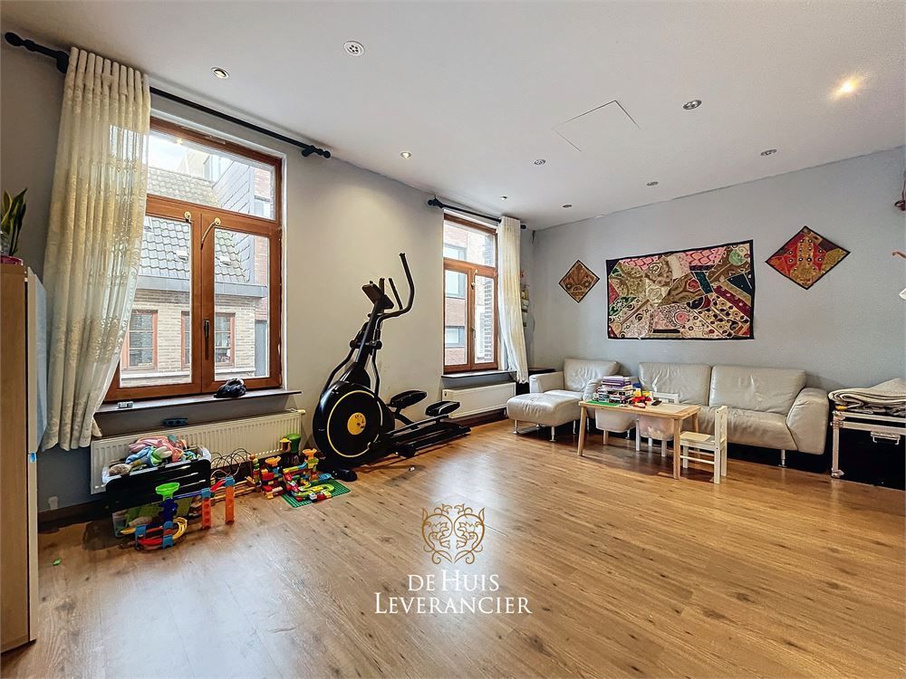 RUIME woning te koop (8 slpks, 2 badk) die ook perfect als tweewoonst kan dienen foto 7