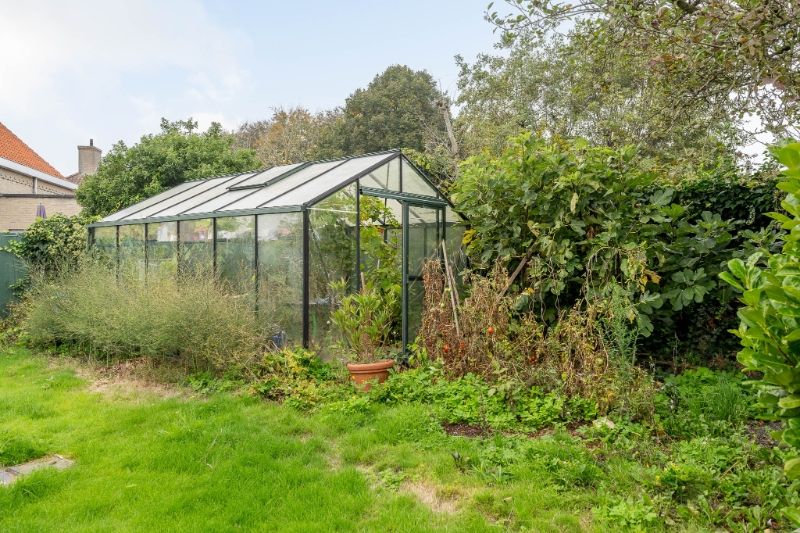 Instapklare villa met upgrade potentieel op topligging! foto 32