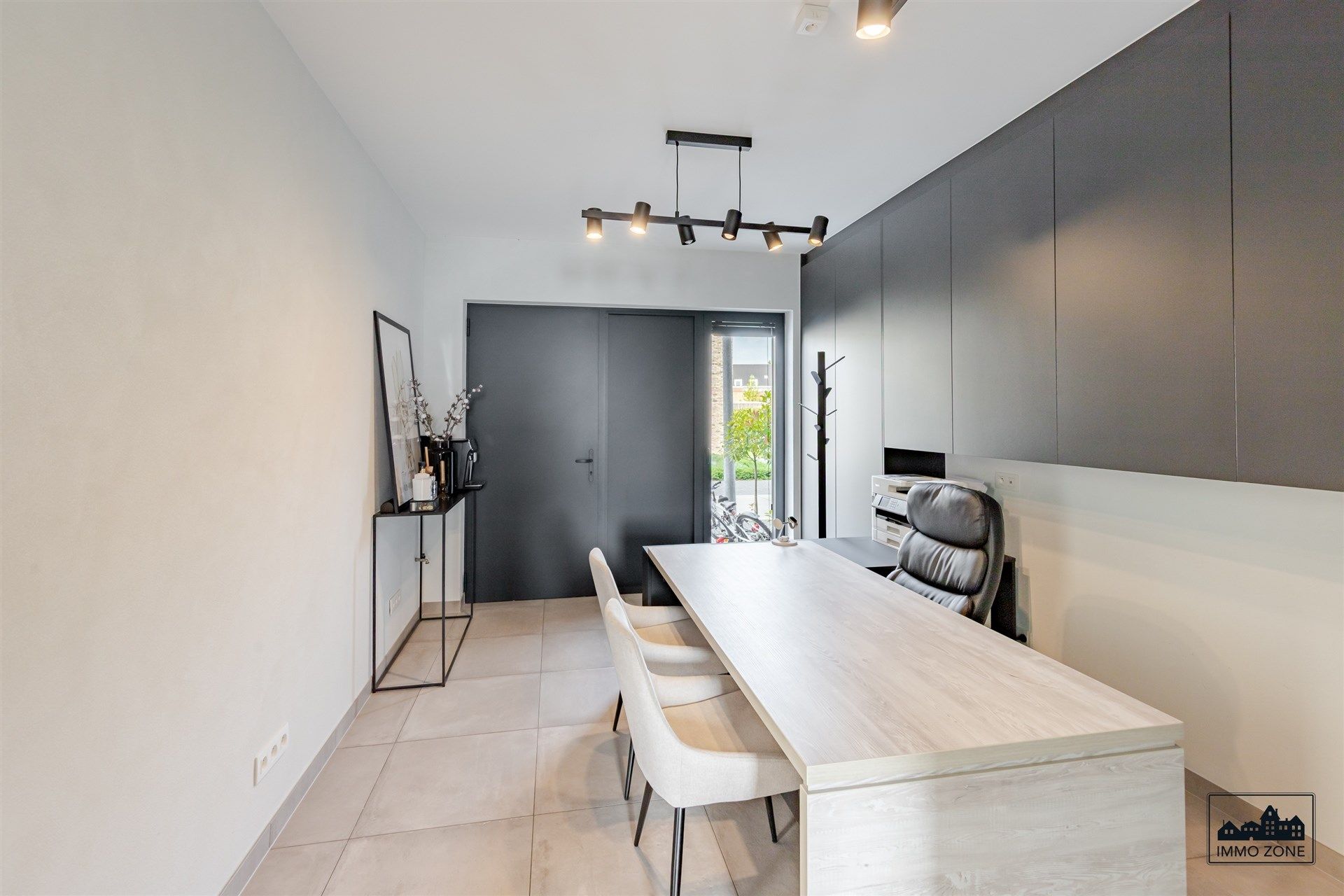 Zeer ruime moderne recente woning te centrum Sint-Niklaas foto 8