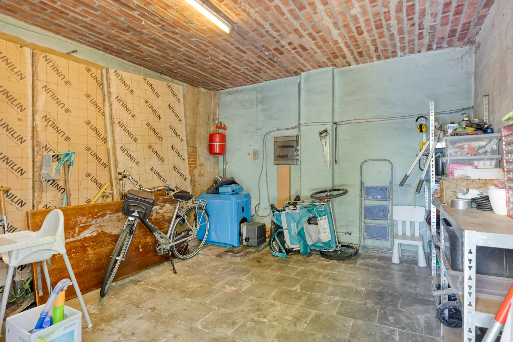 Ruime instapklare gezinswoning met 4 slaapkamers & garage. foto 21