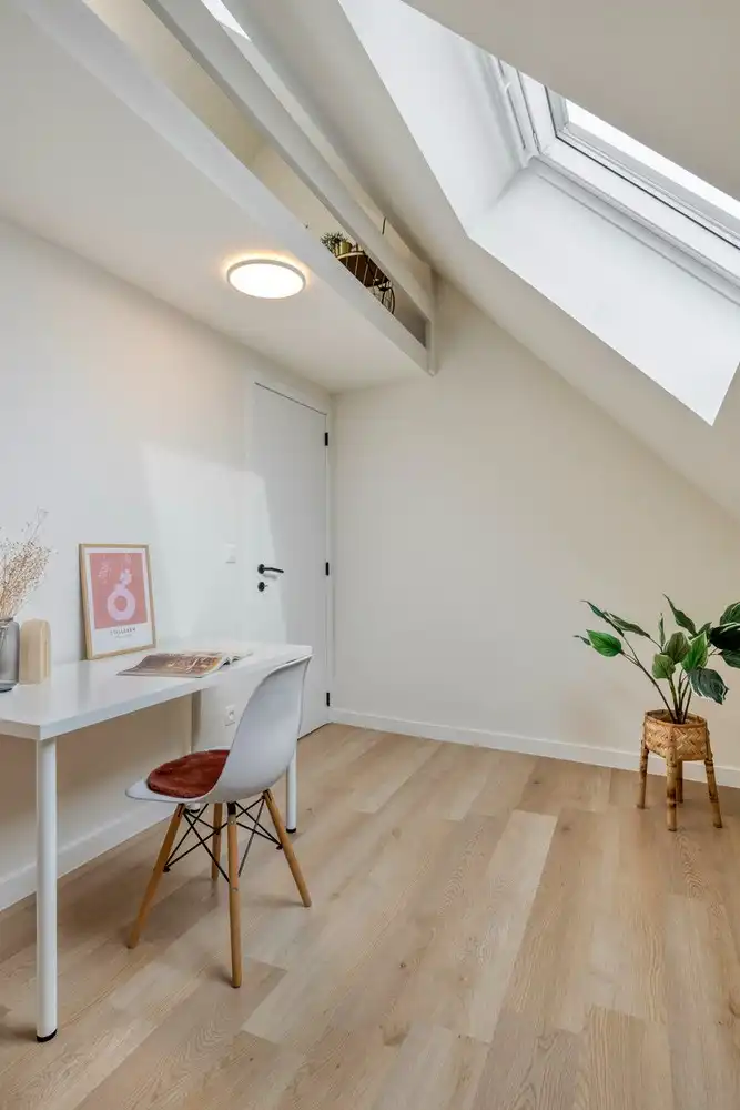 Pas gerenoveerde aantrekkelijke A-label stadswoning met zonnige diepe tuin foto 24