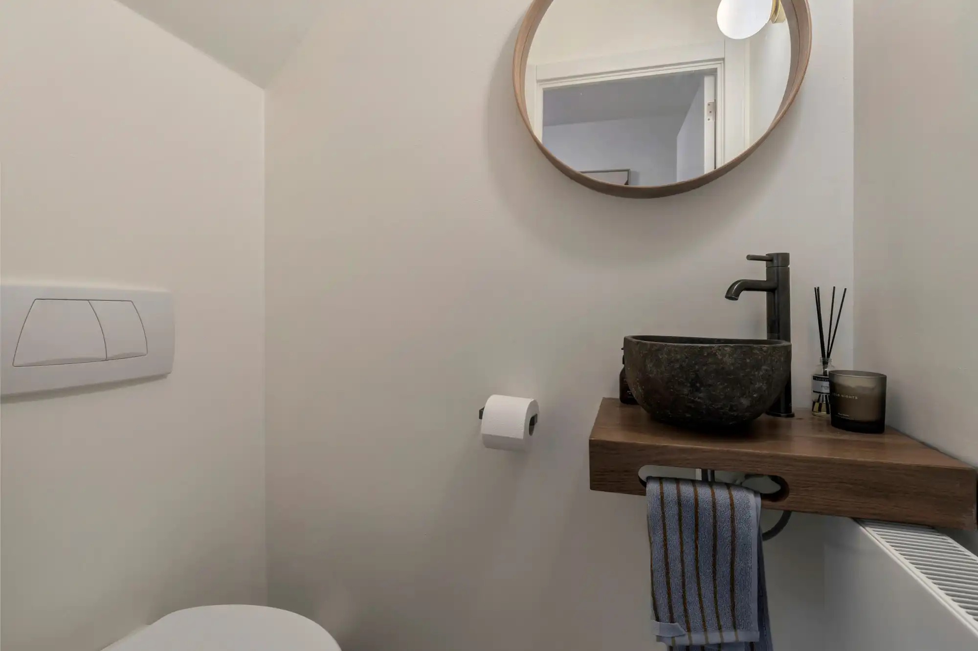 Woning met zwembad en zonnepanelen op toplocatie foto 15