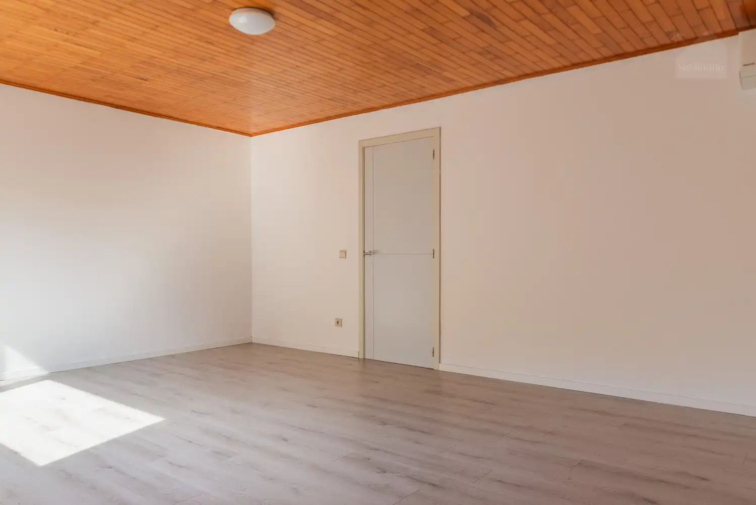 Ruime gezinswoning met 4 slaapkamers op een perceel van 840 m² foto 23