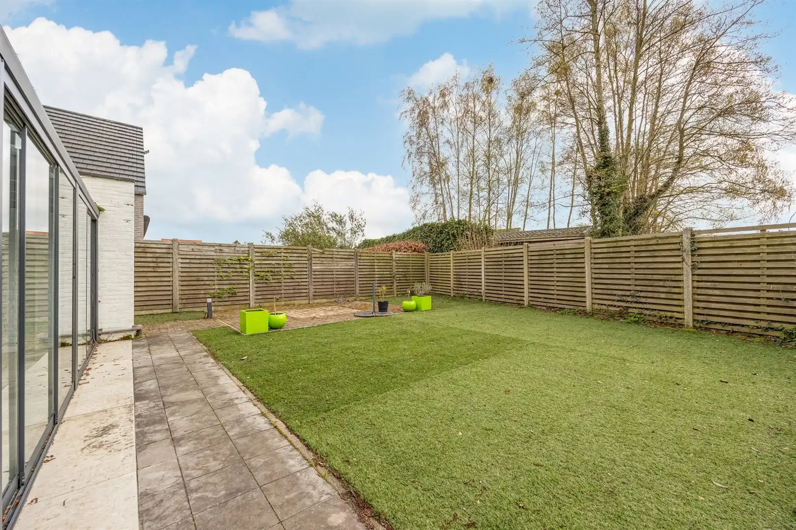 Ruime laagbouwwoning met zuidtuin in doodlopende straat. foto 22