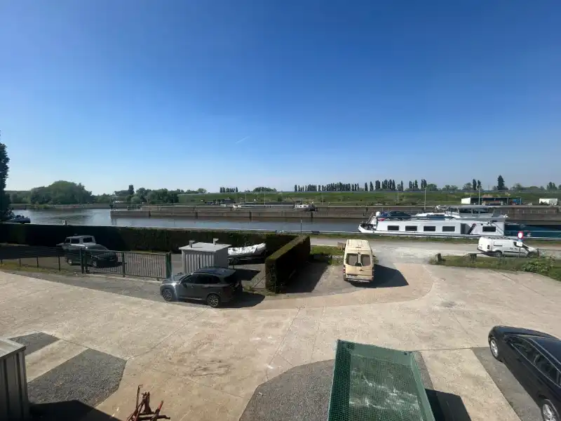 Kantoor van 213 m² op toplocatie Mariakerke (Gent) foto 2