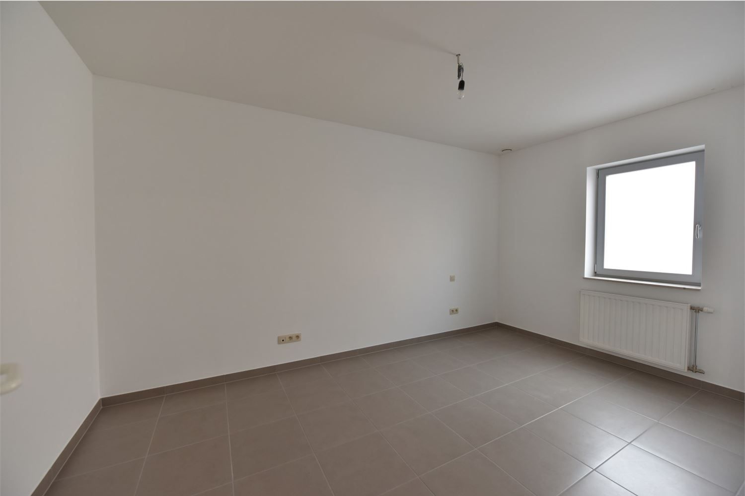 Goed gelegen recente woning nabij station | Marcel Couckestraat foto 6