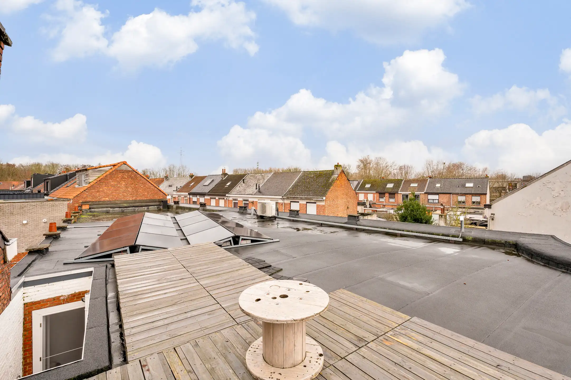 Zeer ruime en rustig gelegen met 3 slaapkamers en grote polyvalente ruimte. foto 16