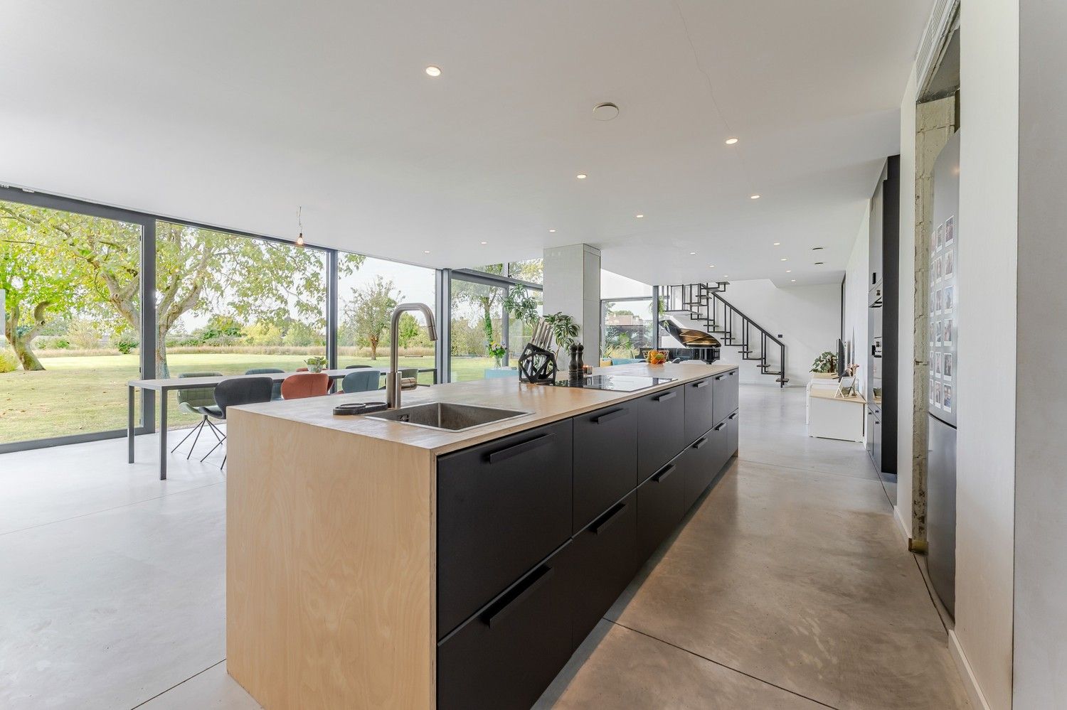 Moderne villa met bijgebouw op unieke landelijke ligging in centrum Zwevezele foto 7